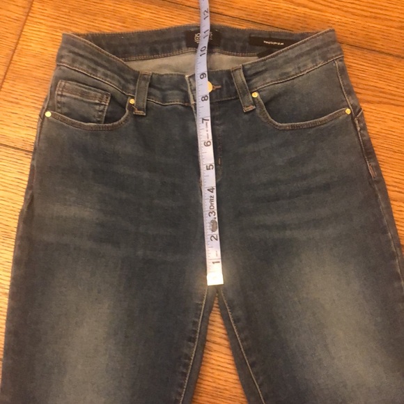 Jones New York Signature Madison Slim Jeans stretch size 2 denim faded - Picture 12 of 15
